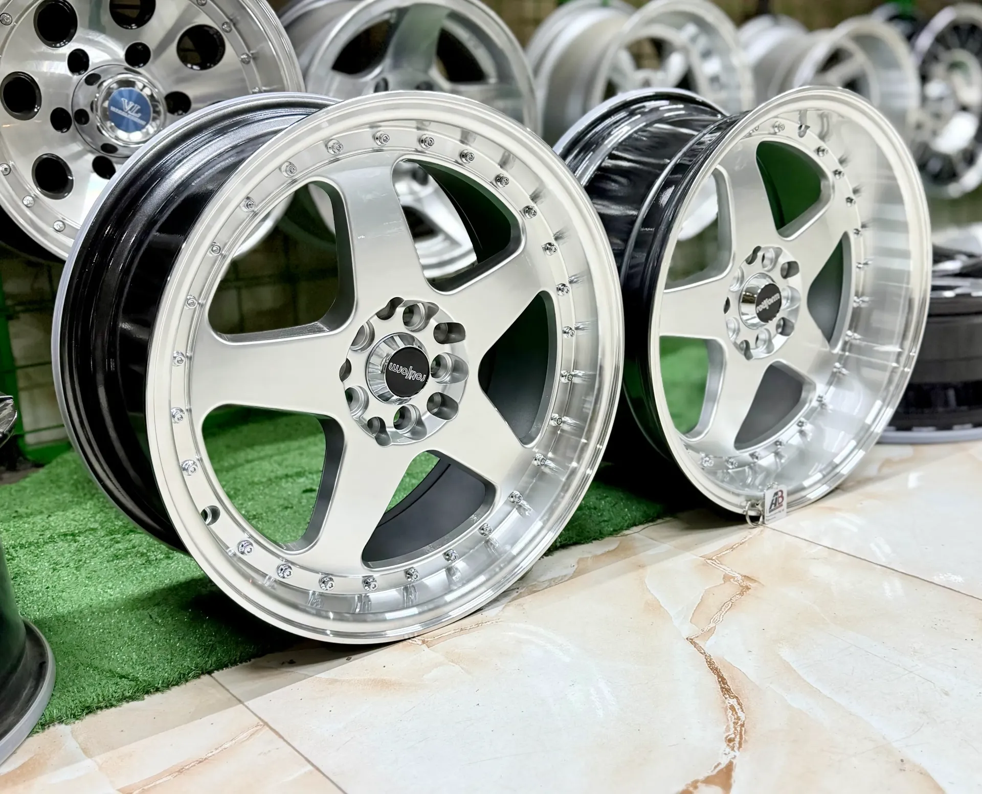 Sport Wheel Set - R17×7.5/8.5 (2)INCH - 10×100/114 - ET38/30 - 647 SM